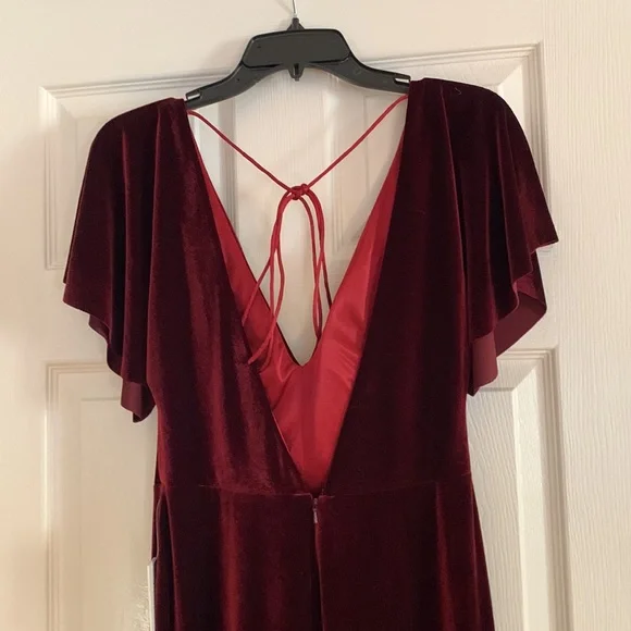 Never worn beautiful dark berry velvet dress! - Picture 3 of 4